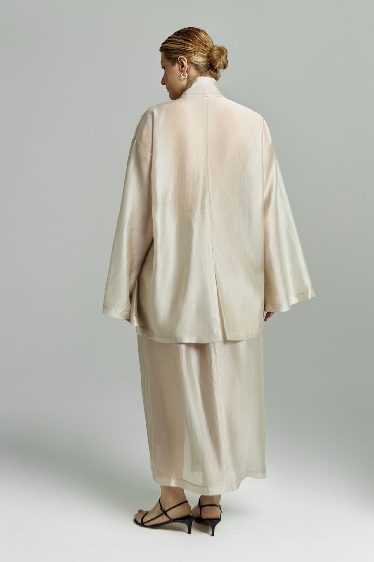 Блуза из прозрачной ткани