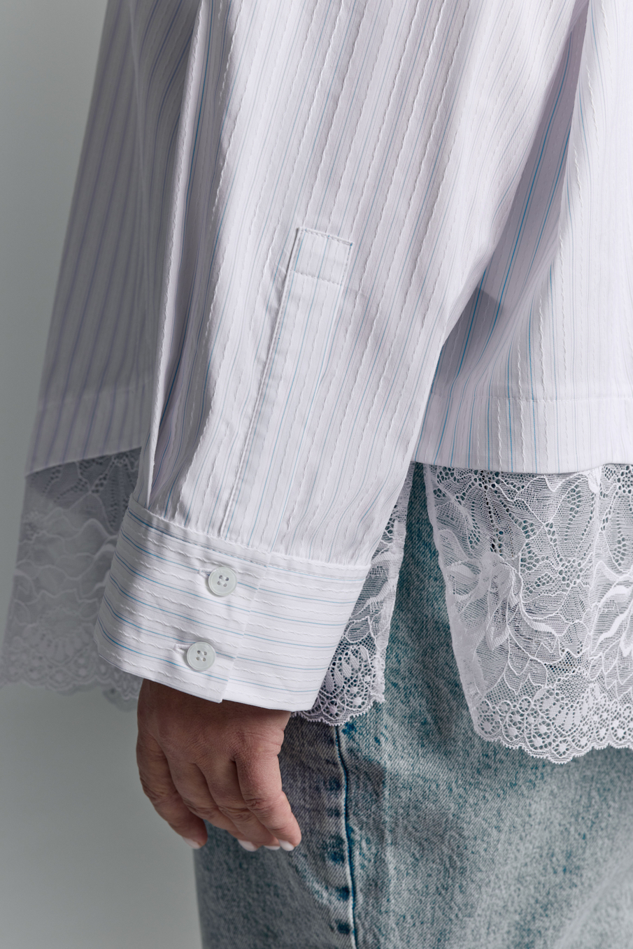 Рубашка с кружевом CHIC