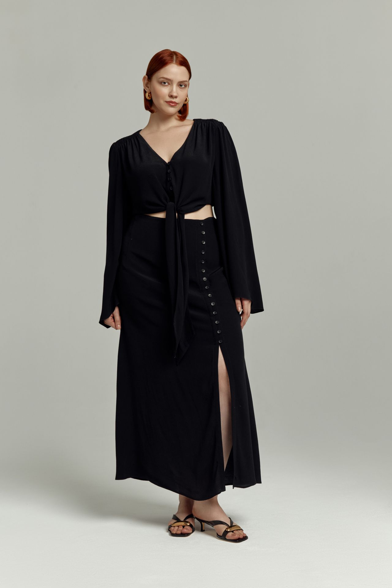 Топ-блуза к юбке на пуговицах