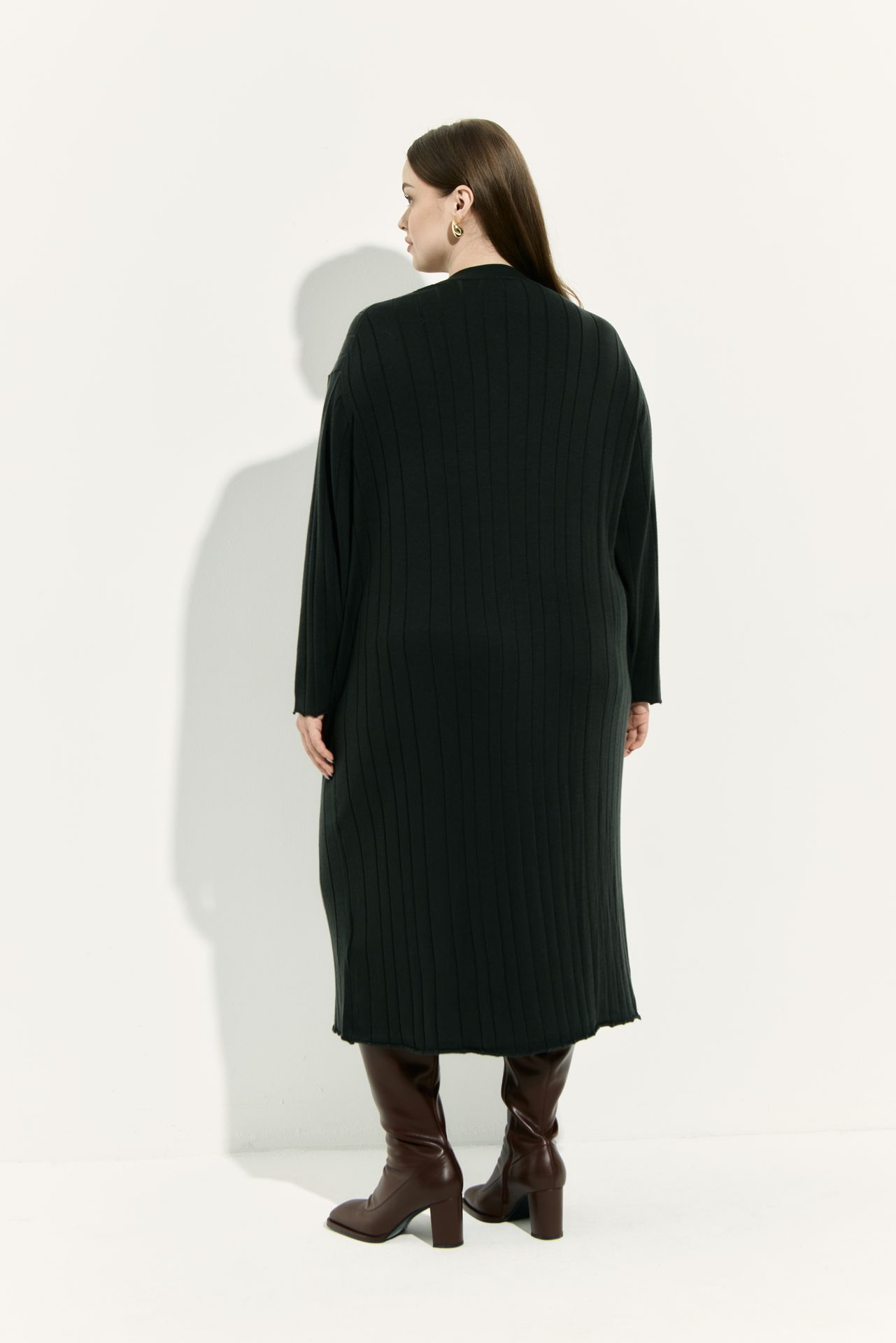 Платье вязаное