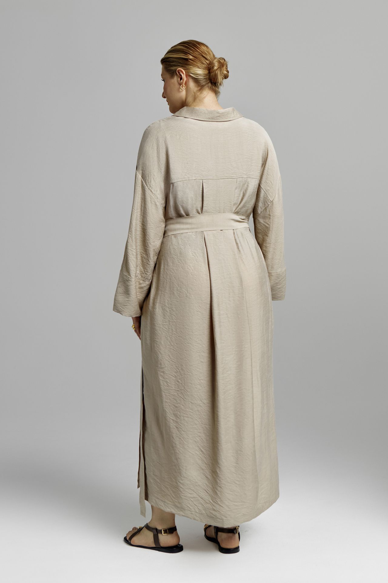 Платье-рубашка струящаяся