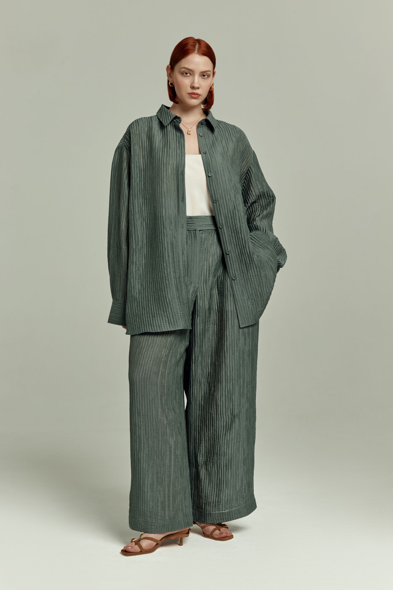 Брюки из фактурной ткани