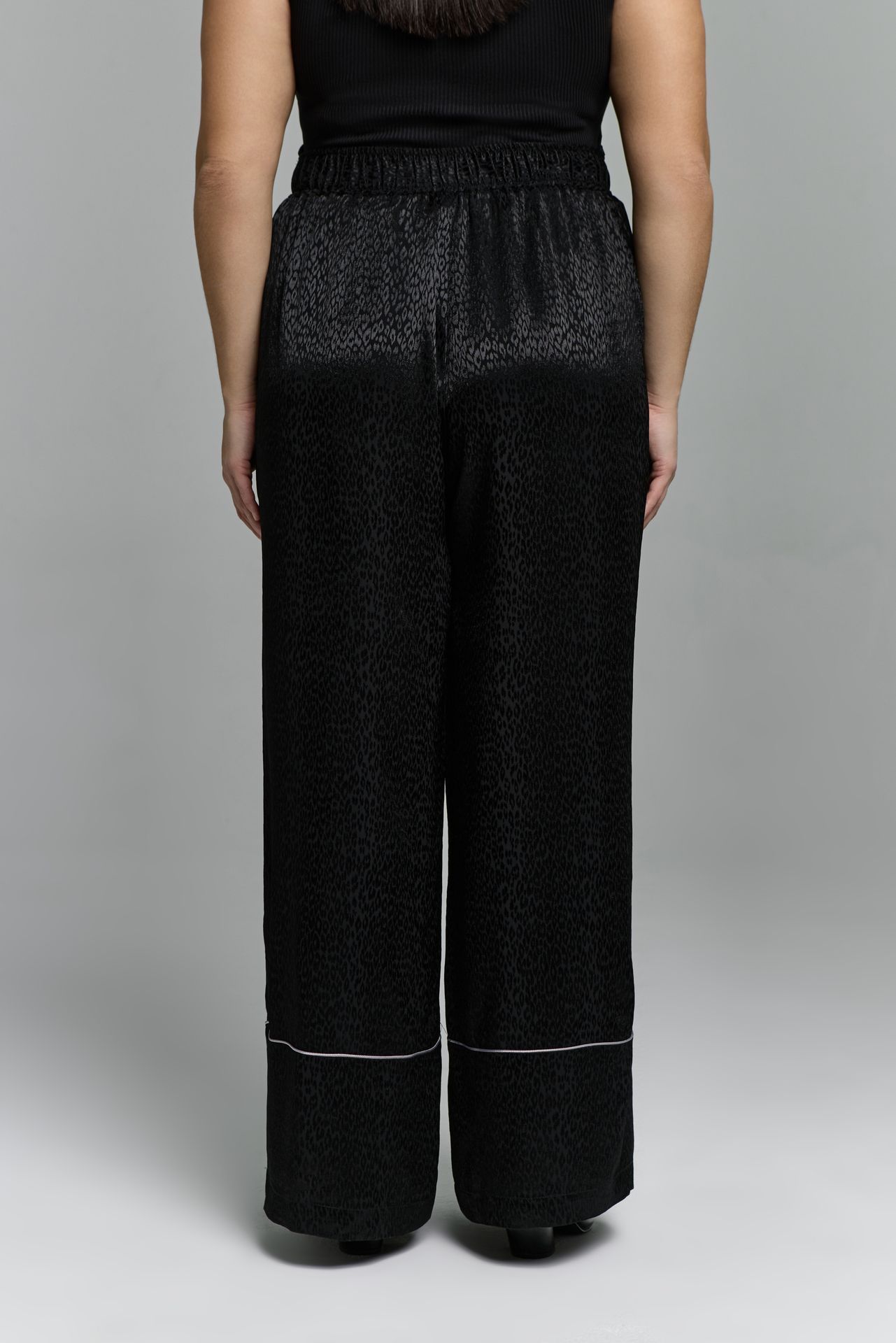 Брюки с кантом SECRET