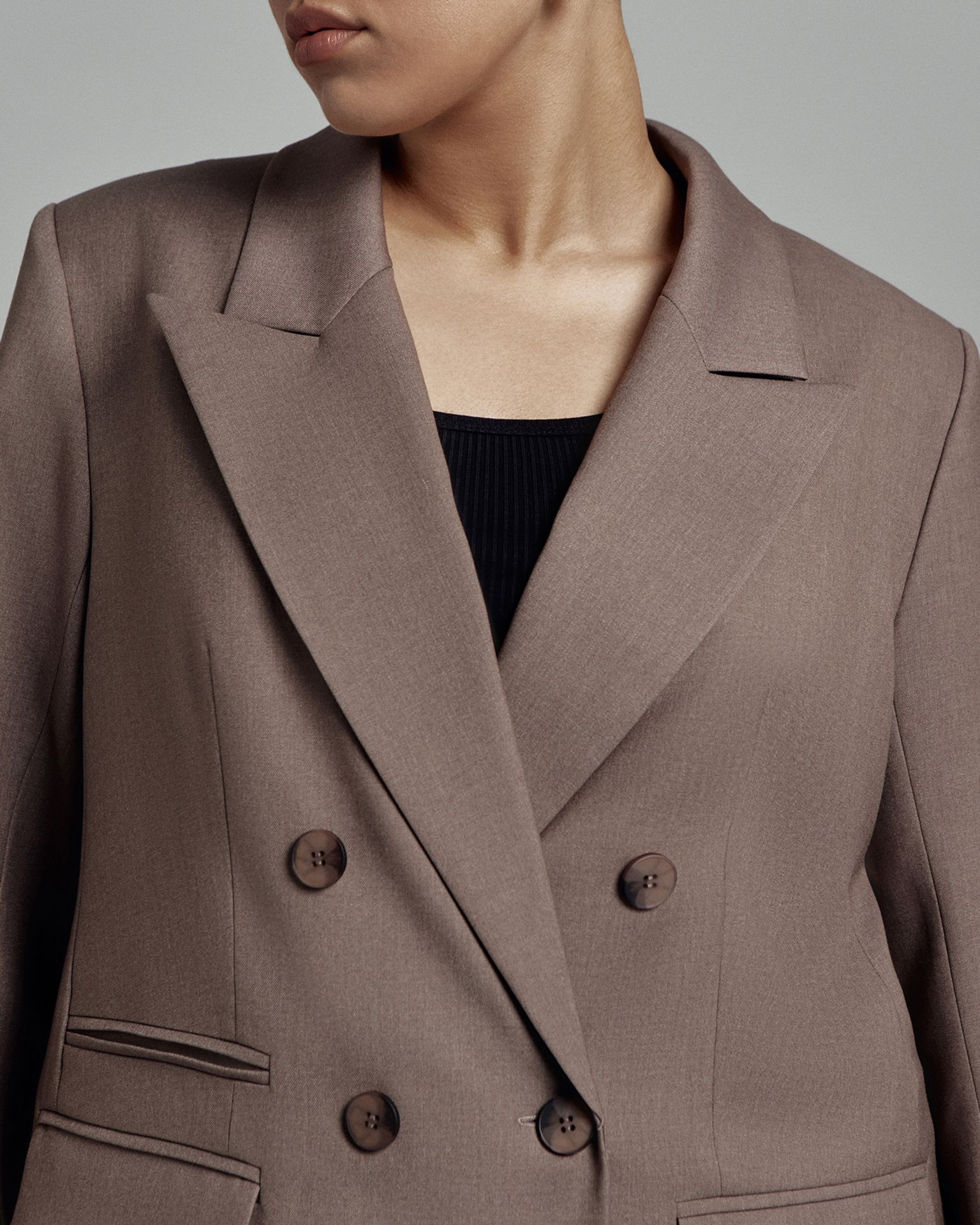 Жакет двубортный