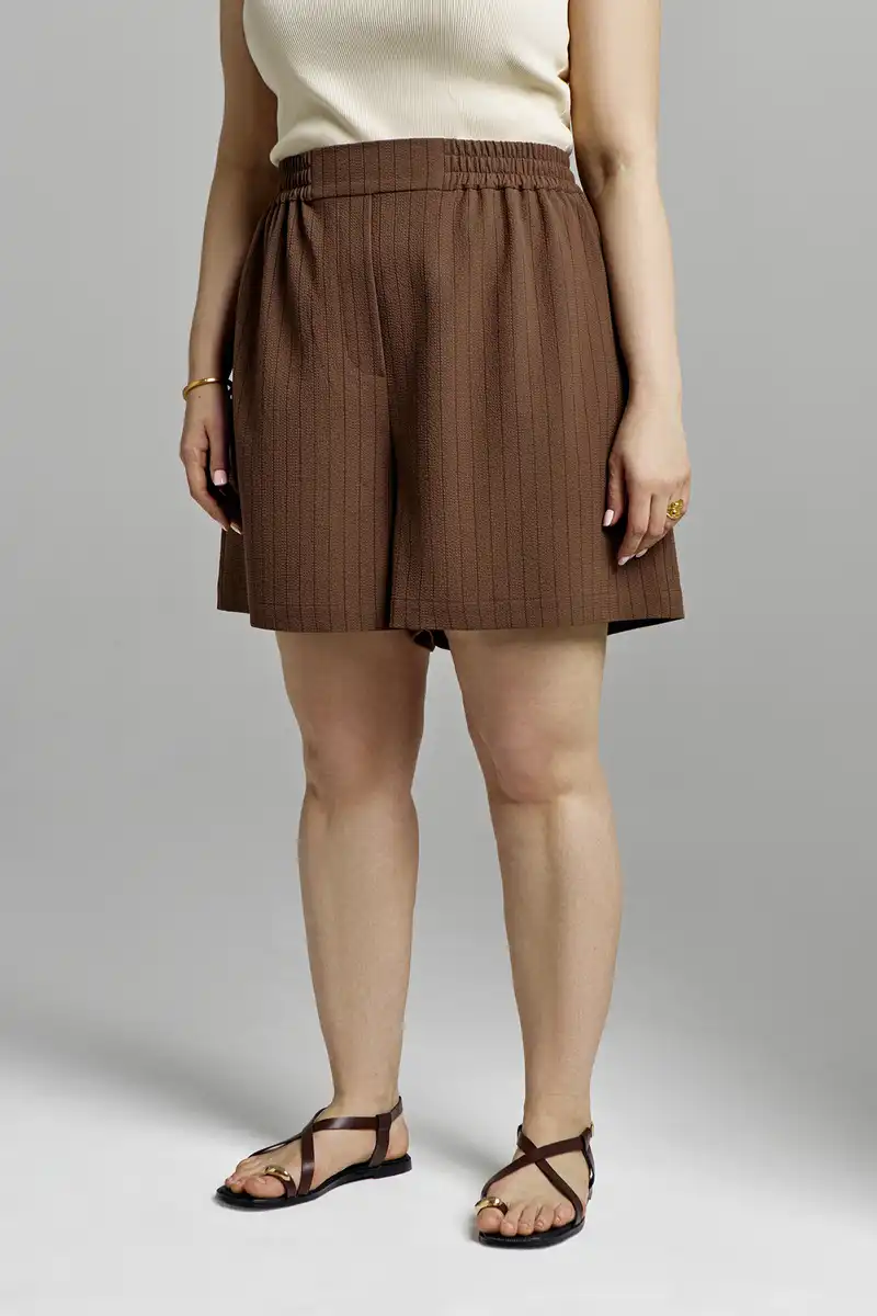 Шорты с вышивкой