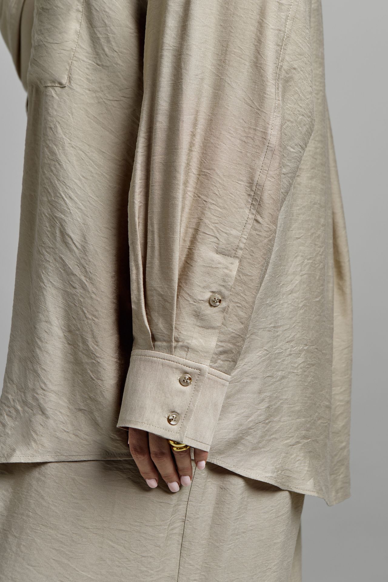 Рубашка оверсайз струящаяся