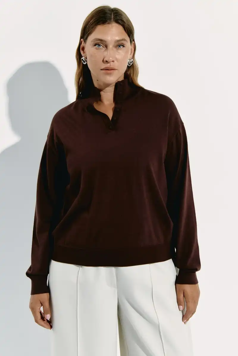 Джемпер с пуговицами