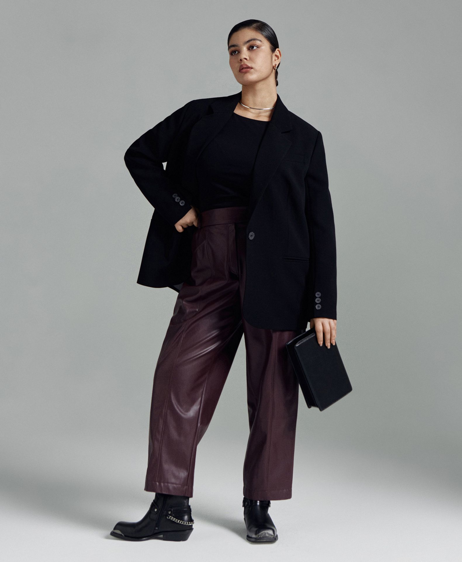 Брюки-бананы из экокожи