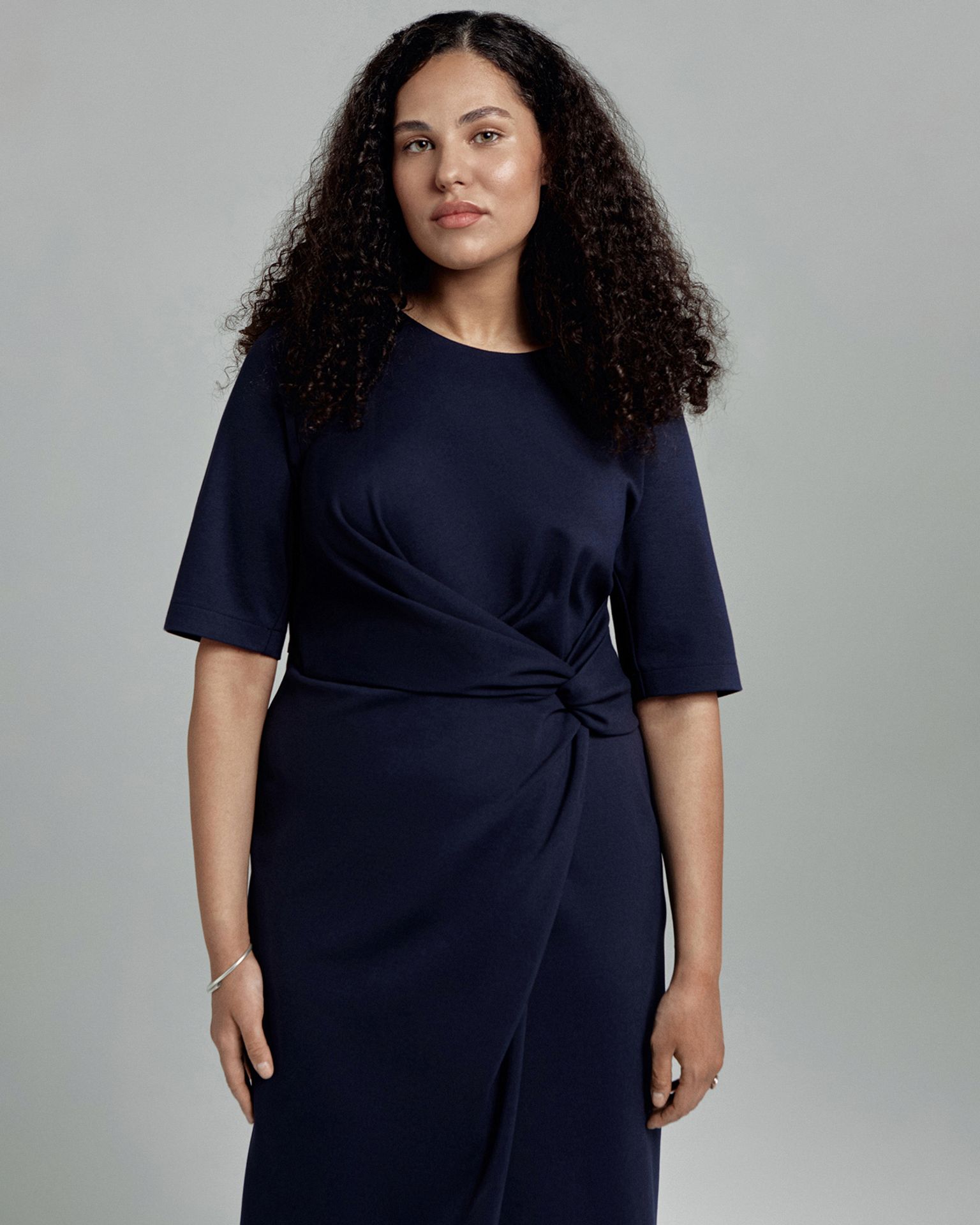 Платье трикотажное с узлом