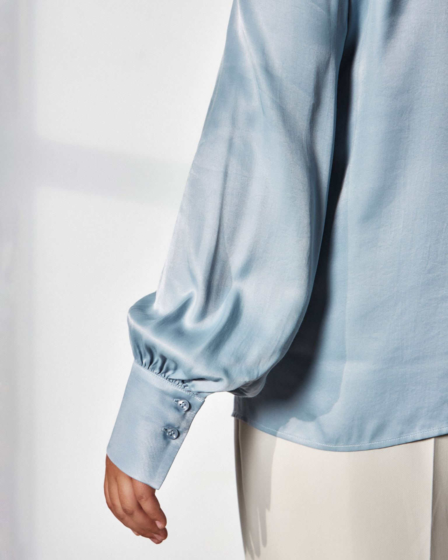 Блуза с шарфом