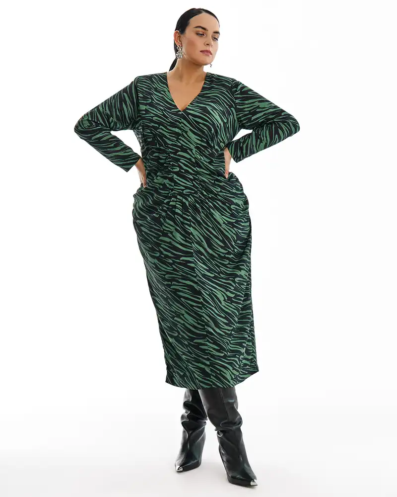 Платье с платком