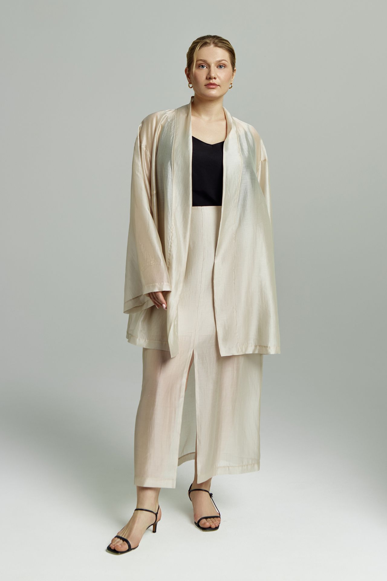 Блуза из прозрачной ткани