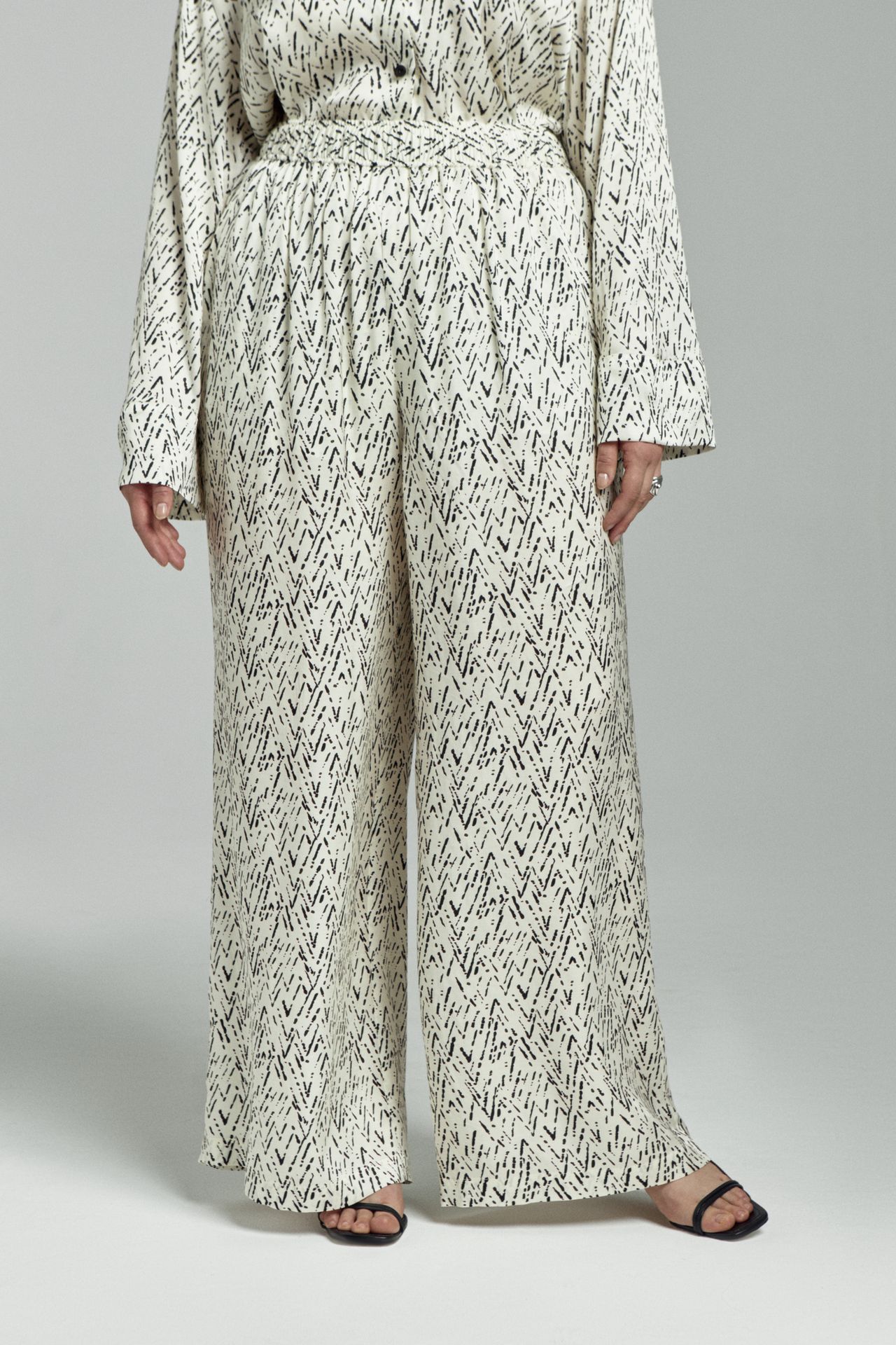 Брюки струящиеся в принте