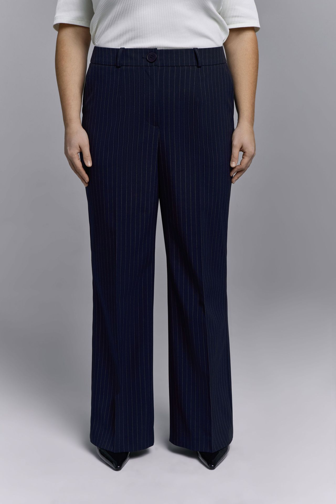 Брюки со стрелками SHIFT