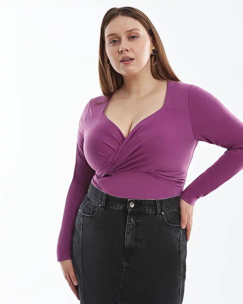 Топ с вырезом