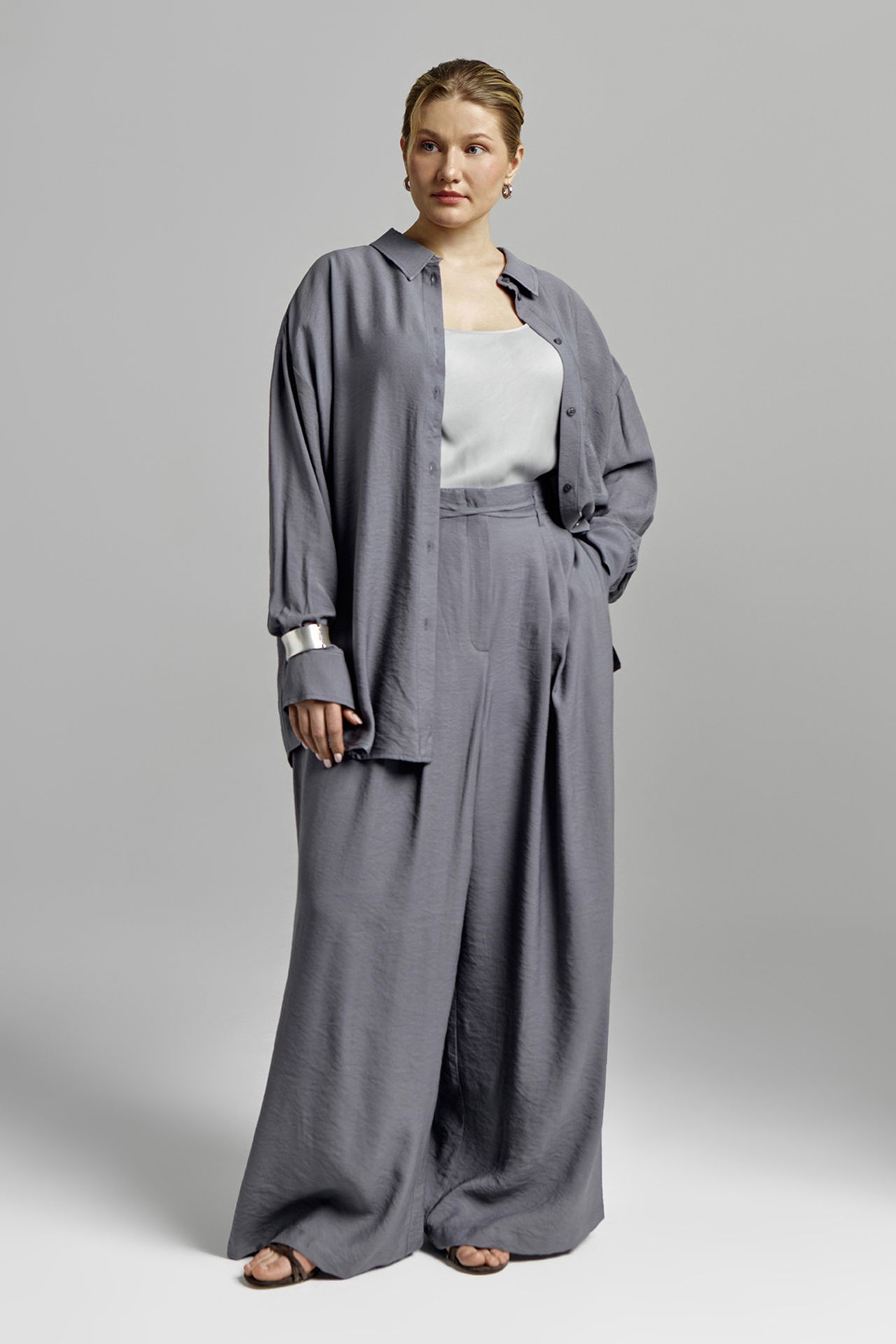 Рубашка оверсайз струящаяся