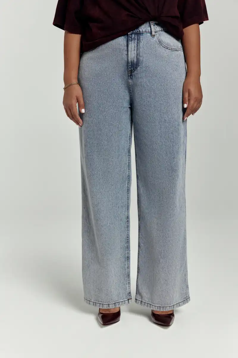 Джинсы широкие