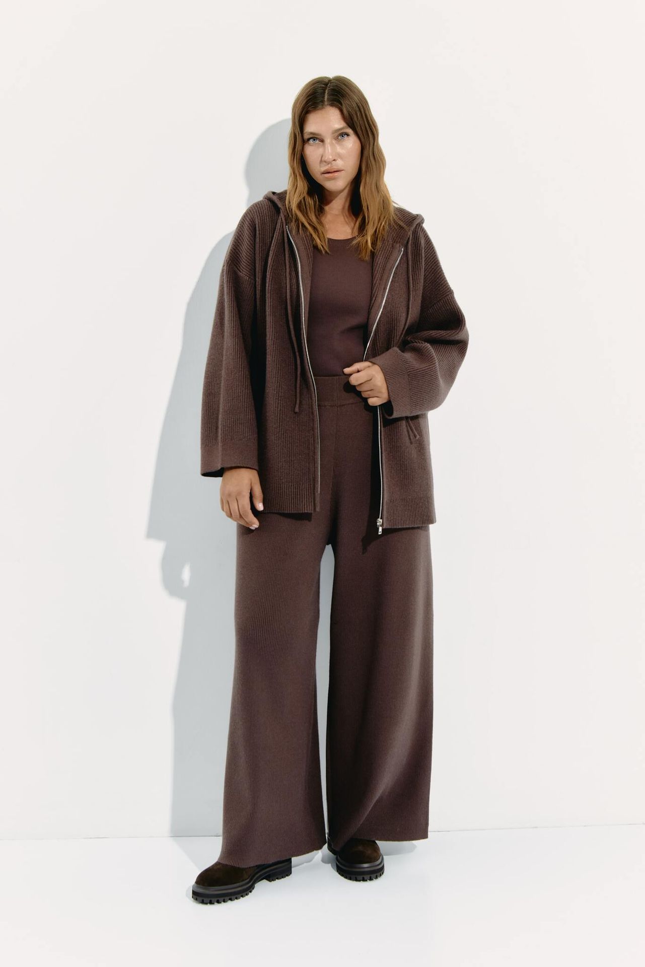 Брюки вязаные