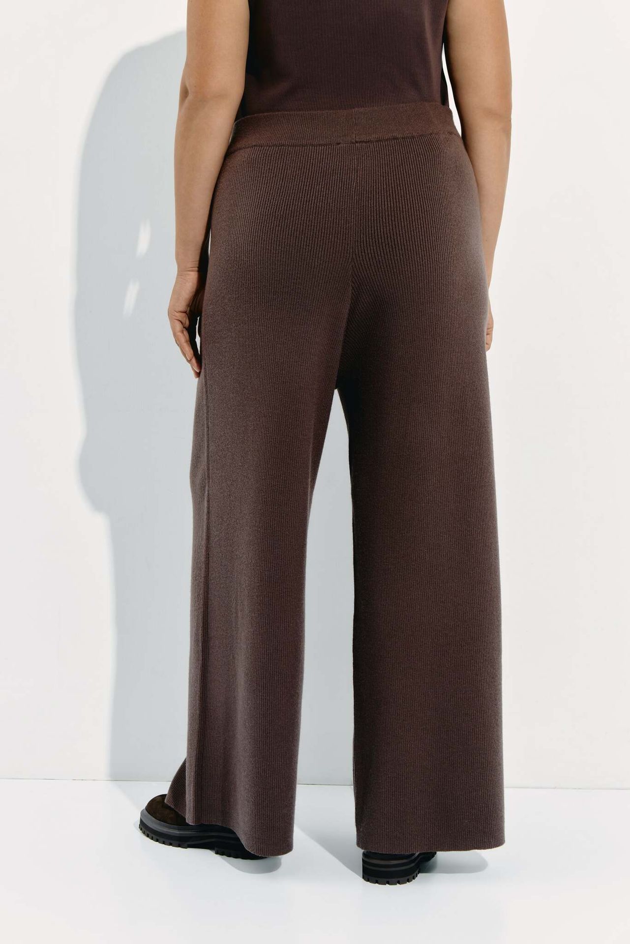 Брюки вязаные