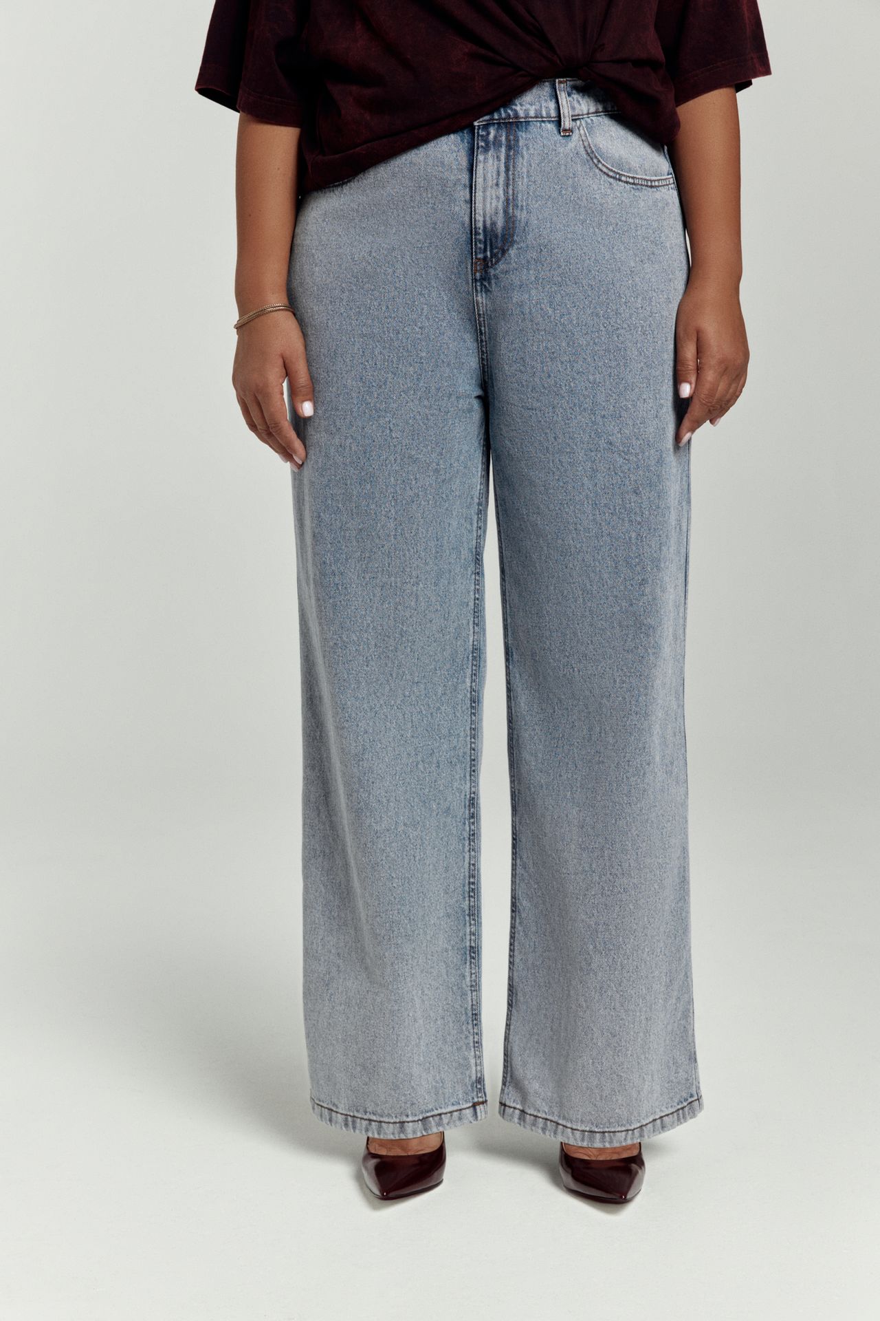 Джинсы широкие