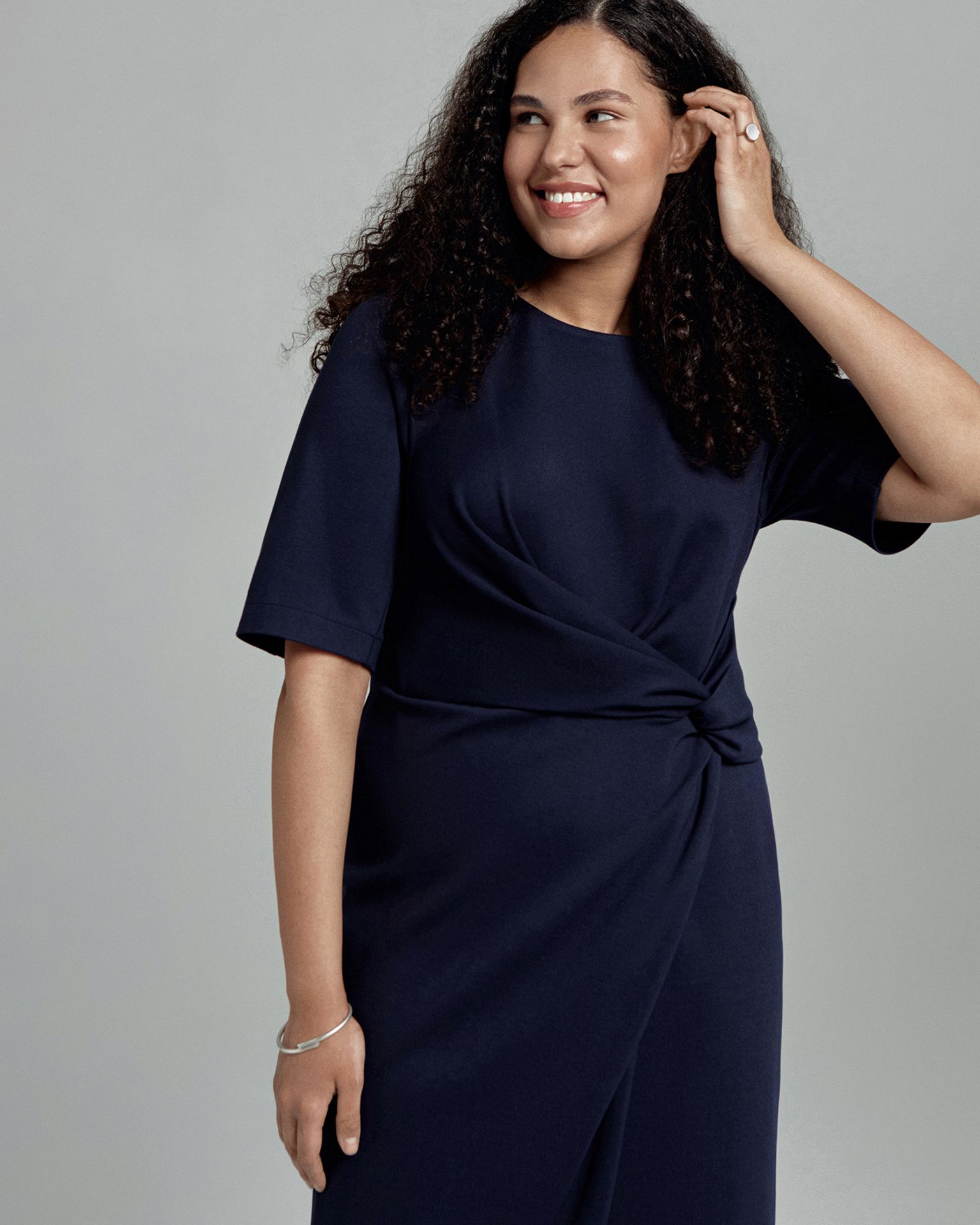 Платье трикотажное с узлом