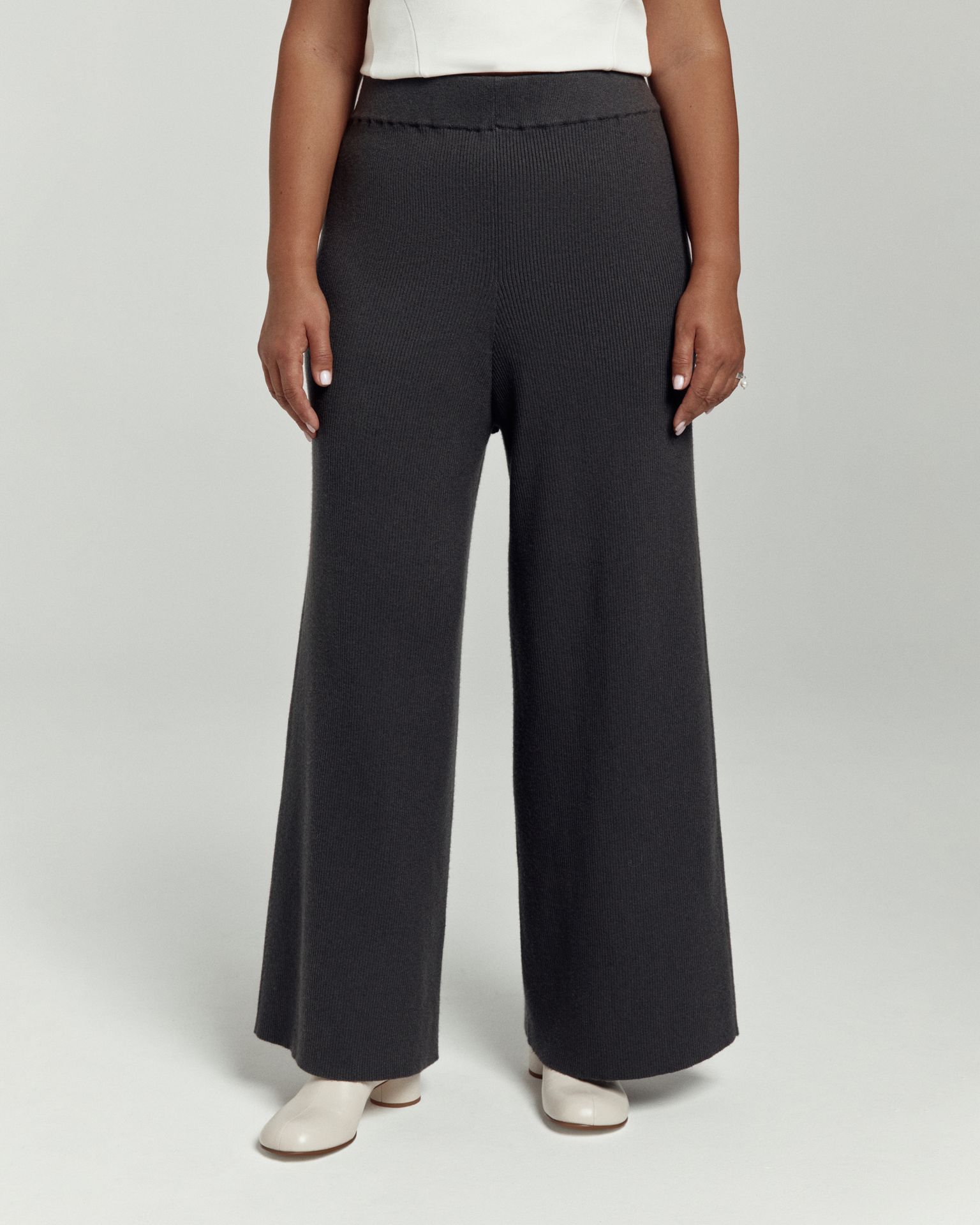 Брюки вязаные