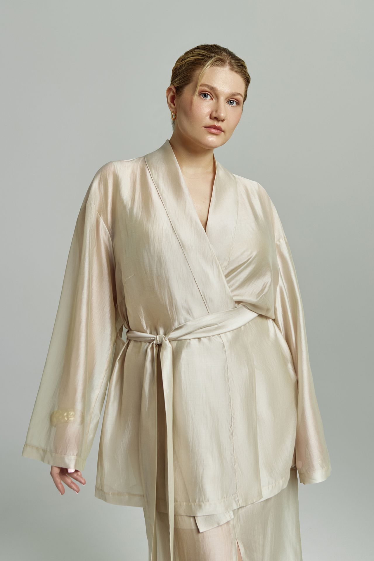 Блуза из прозрачной ткани