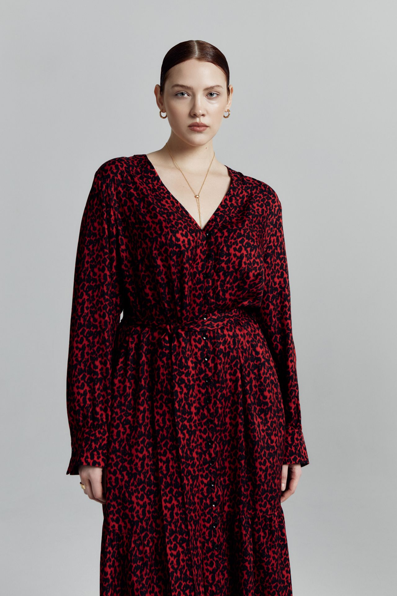 Платье-на пуговицах