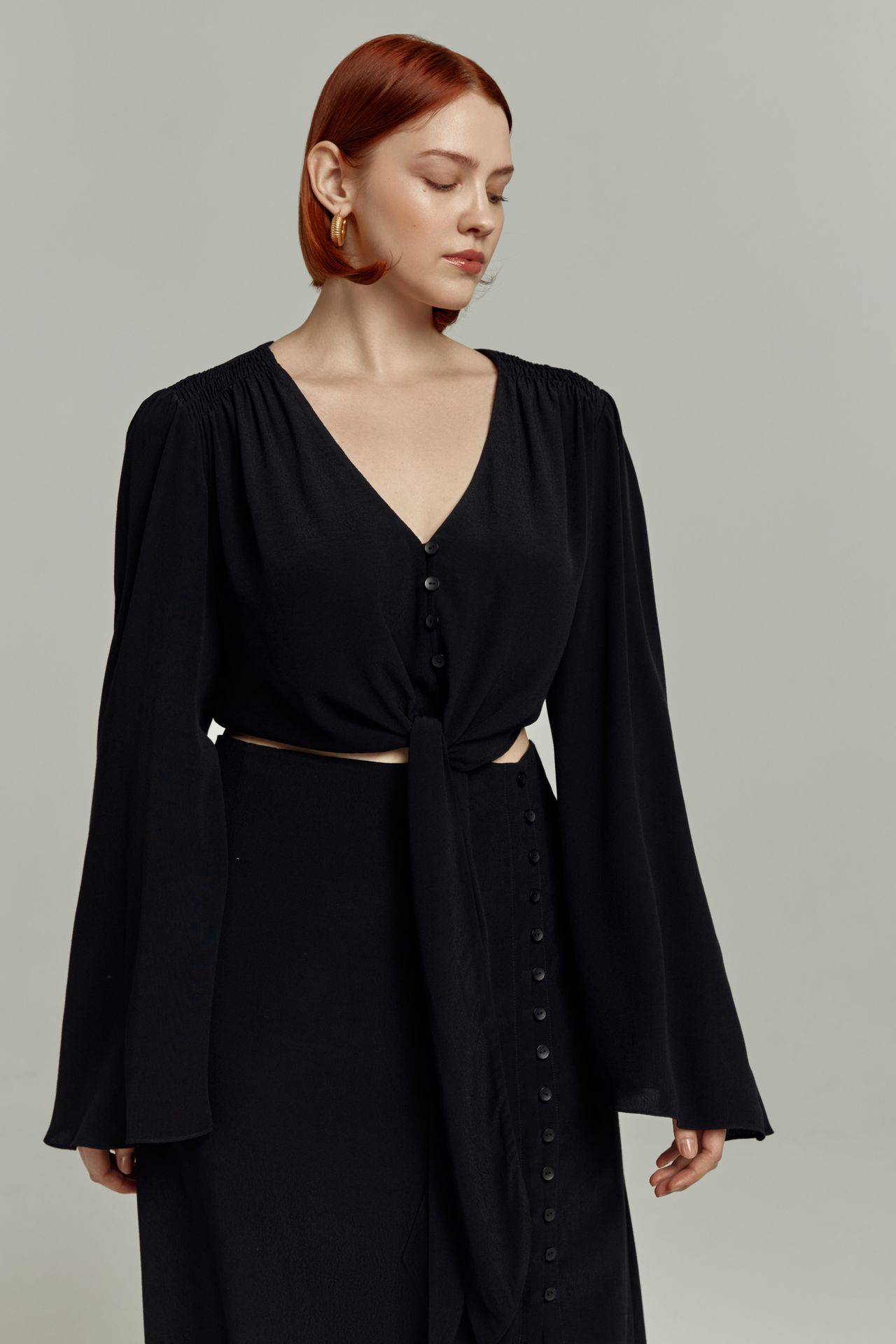 Топ-блуза к юбке на пуговицах