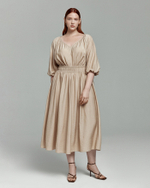 Платье с поясом-резинкой на талии