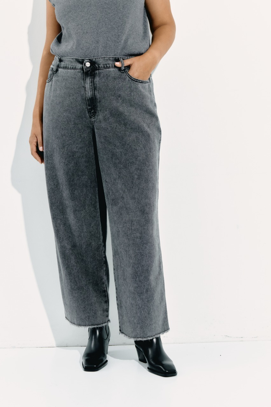 Джинсы прямые NOOR