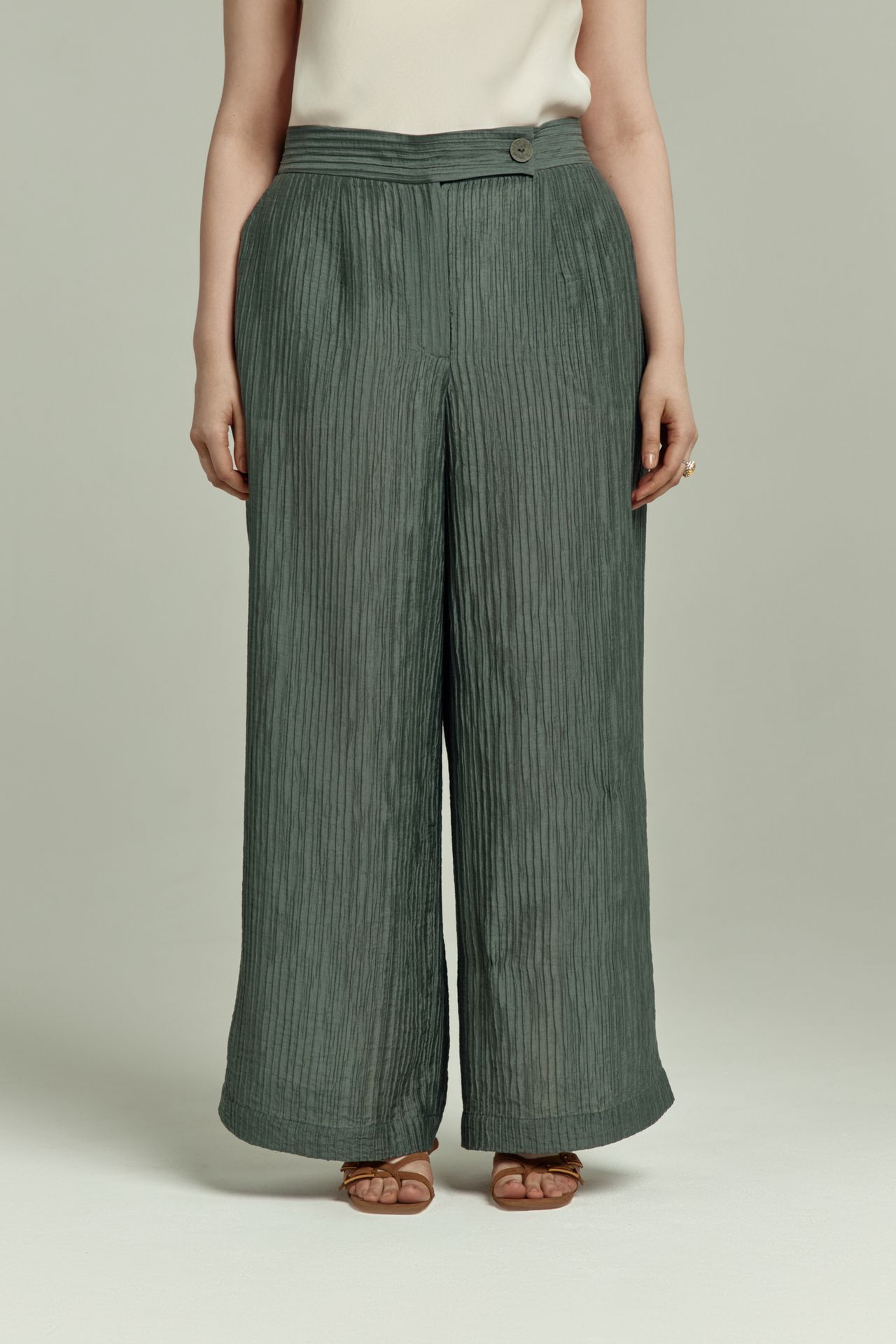 Брюки из фактурной ткани