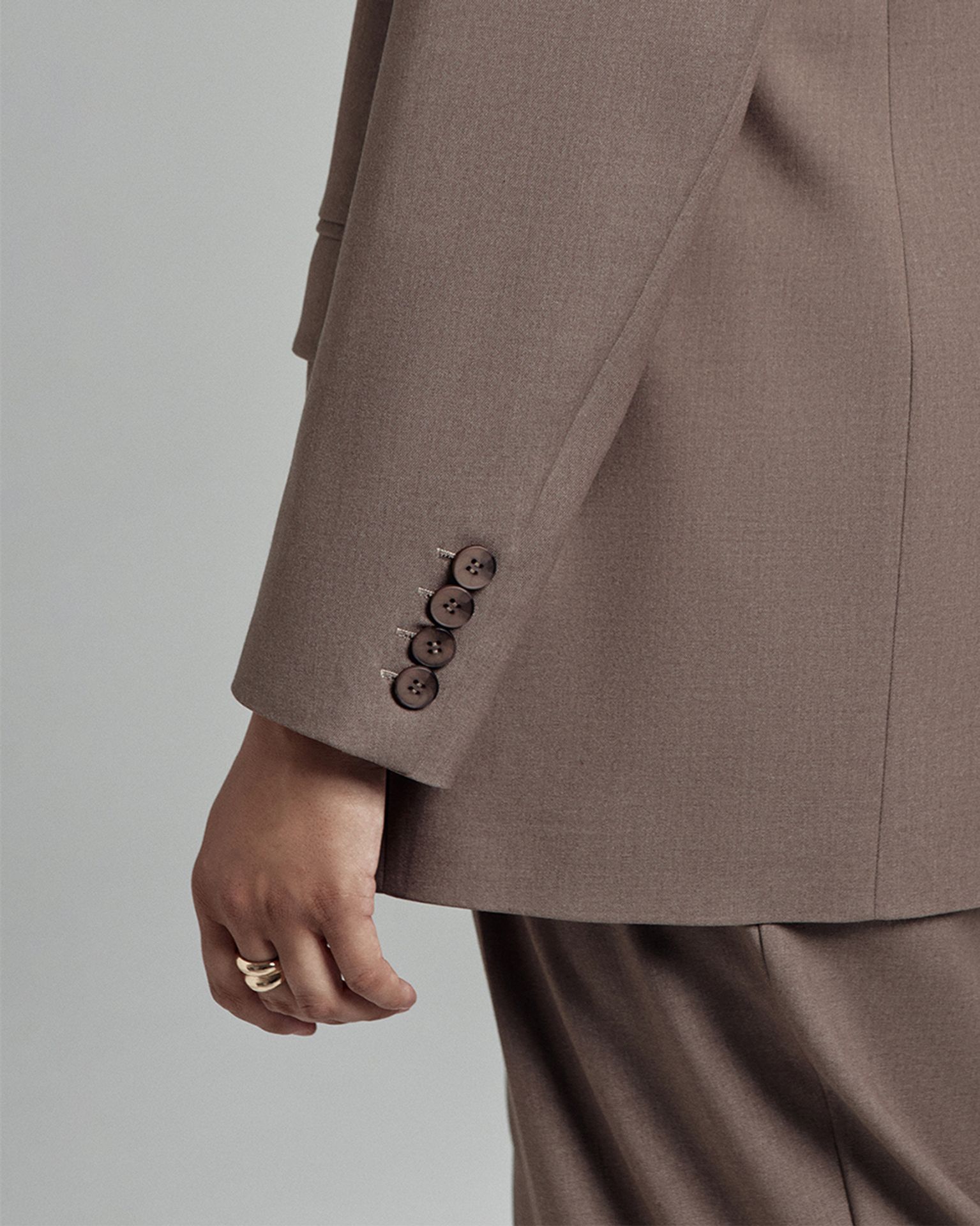 Жакет двубортный