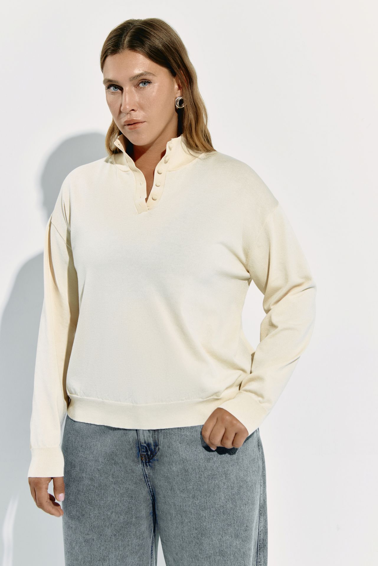 Джемпер с пуговицами