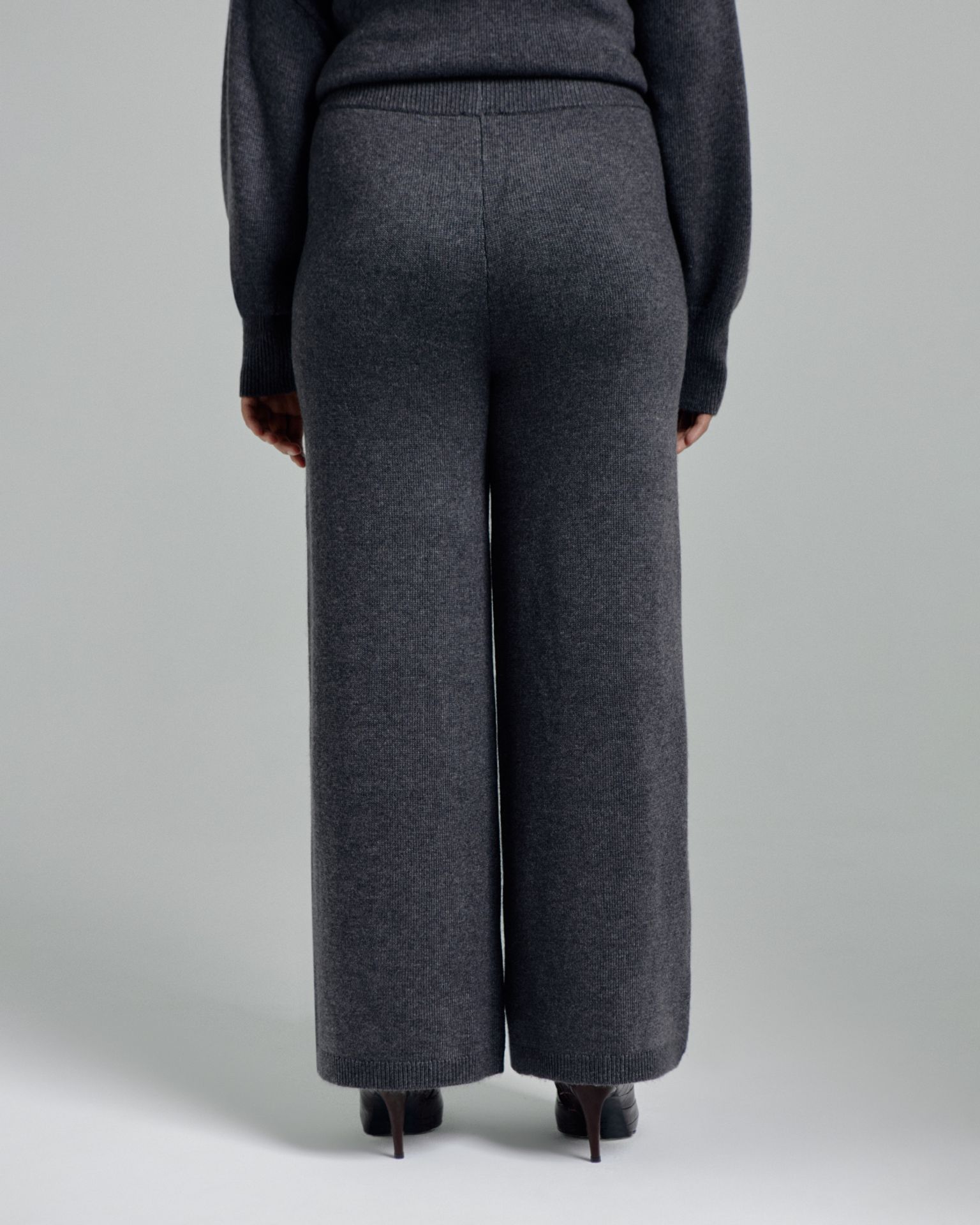 Брюки вязаные с шерстью