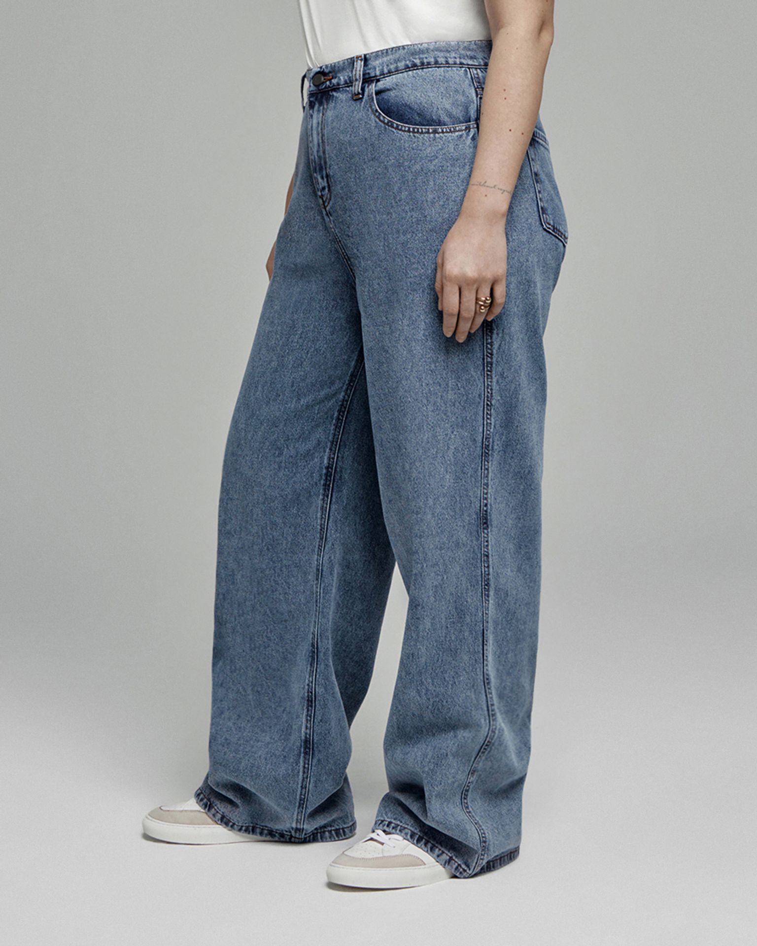 Джинсы широкие HARLOW