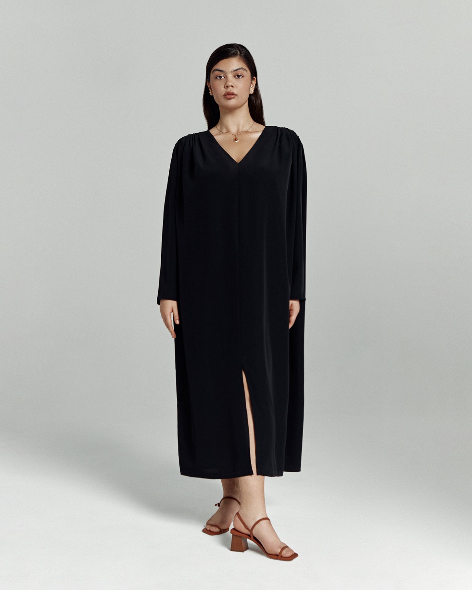 Платье с поясом