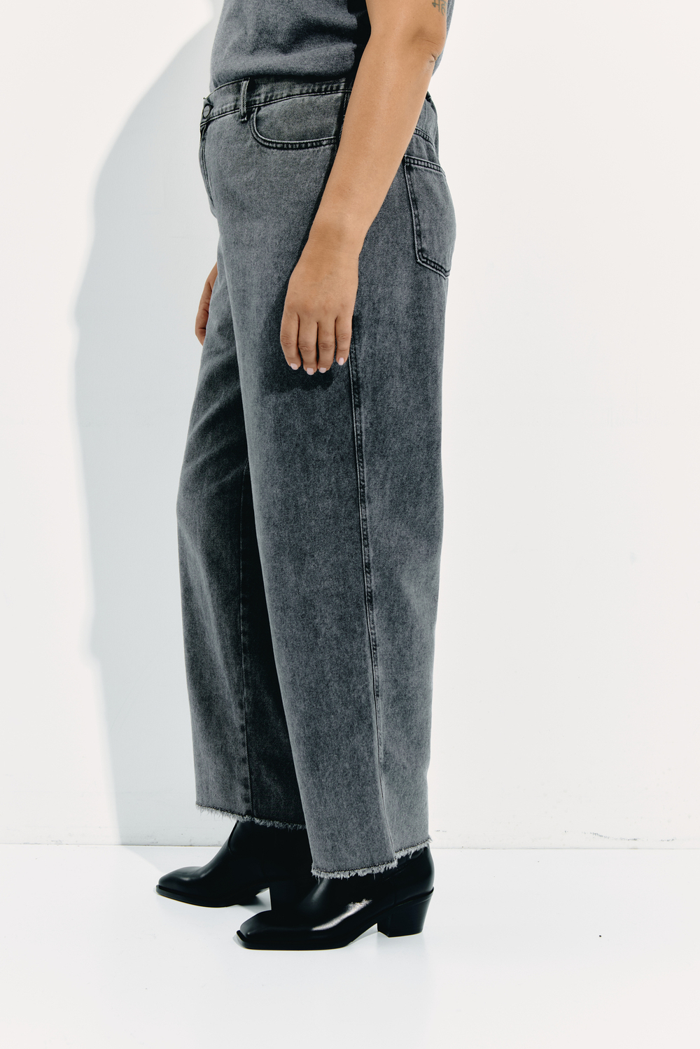 Джинсы прямые NOOR