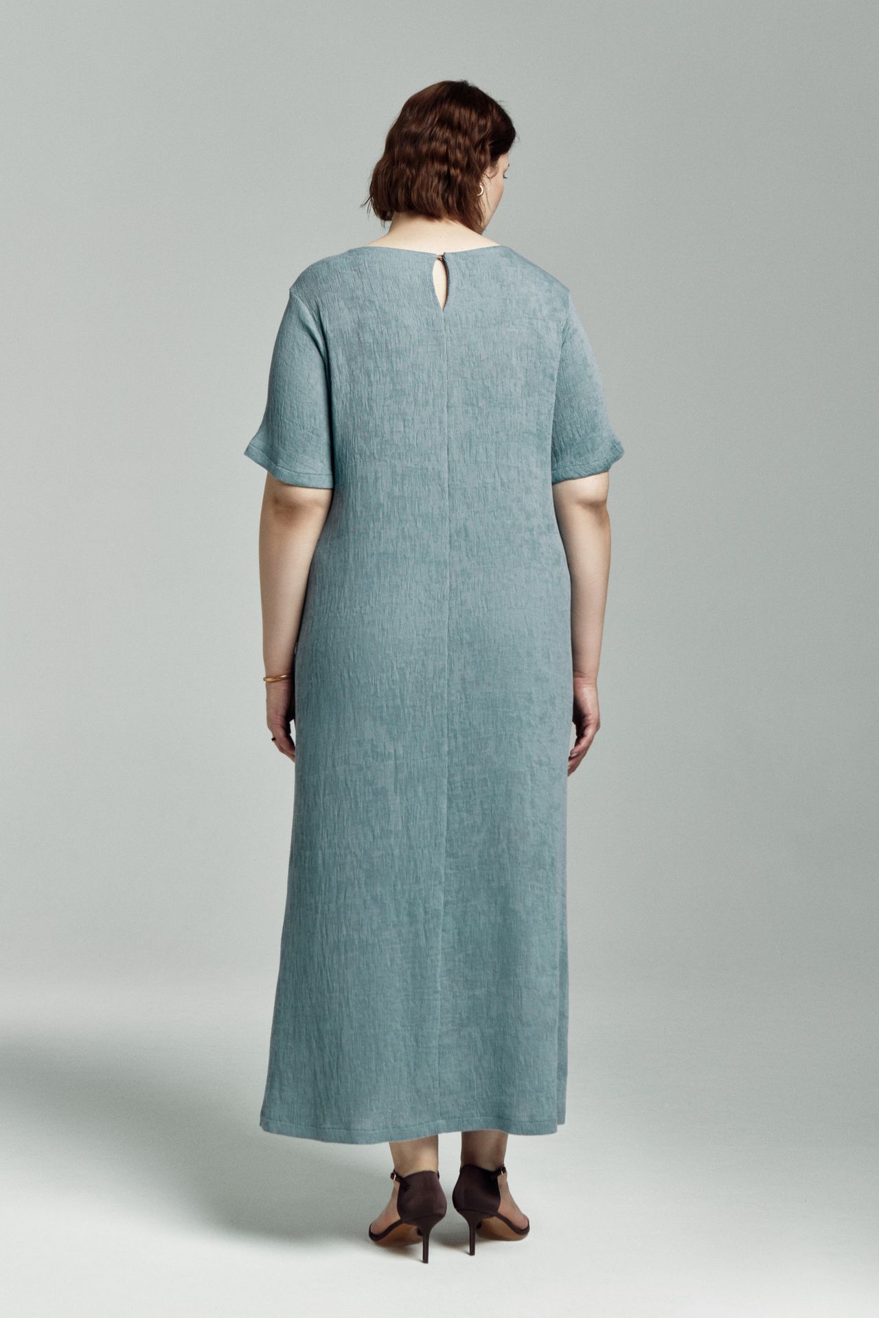 Платье из фактурной ткани