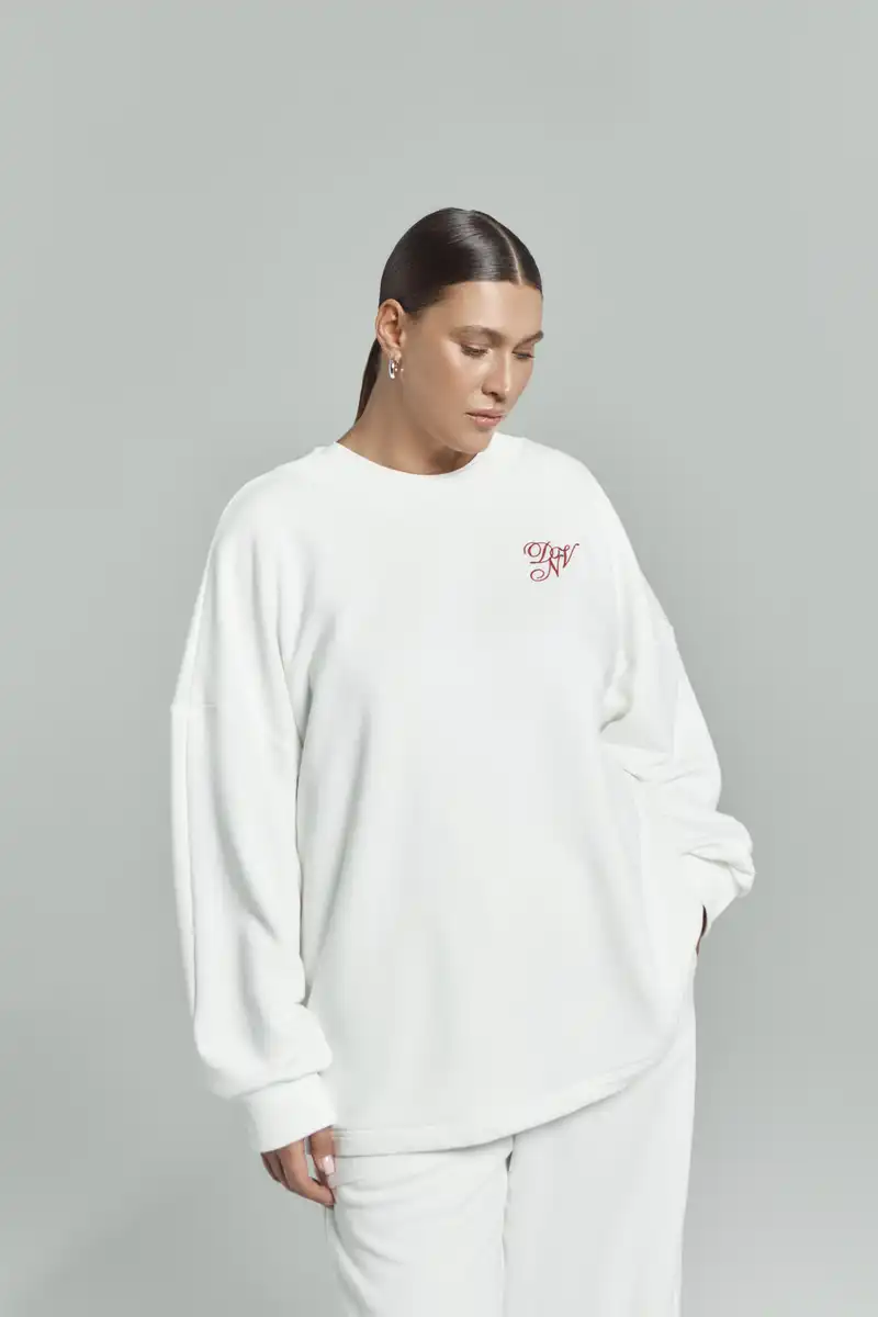 Толстовка с вышивкой