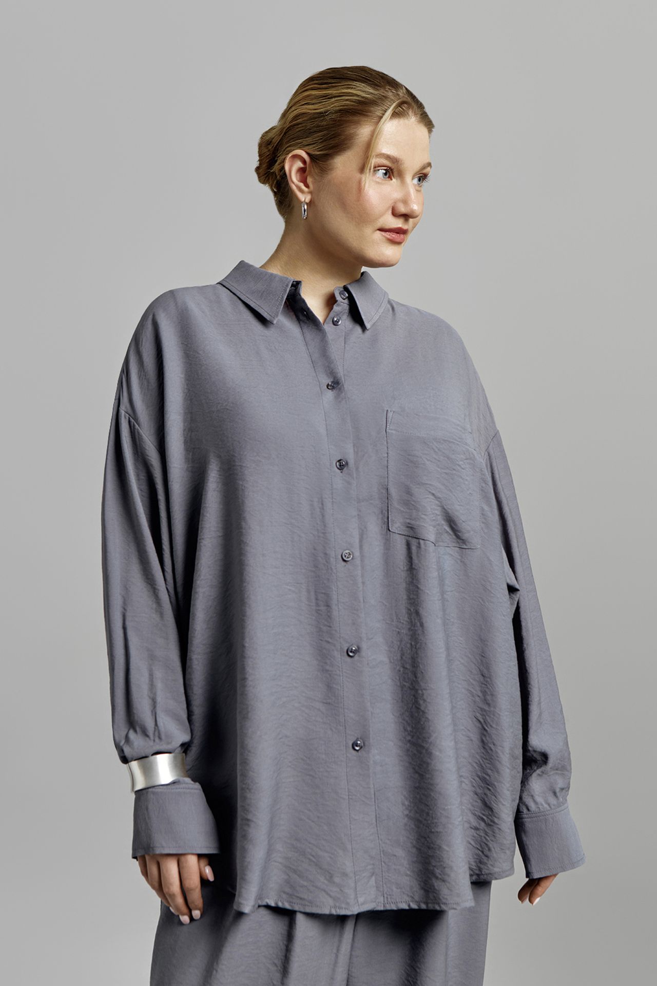 Рубашка оверсайз струящаяся