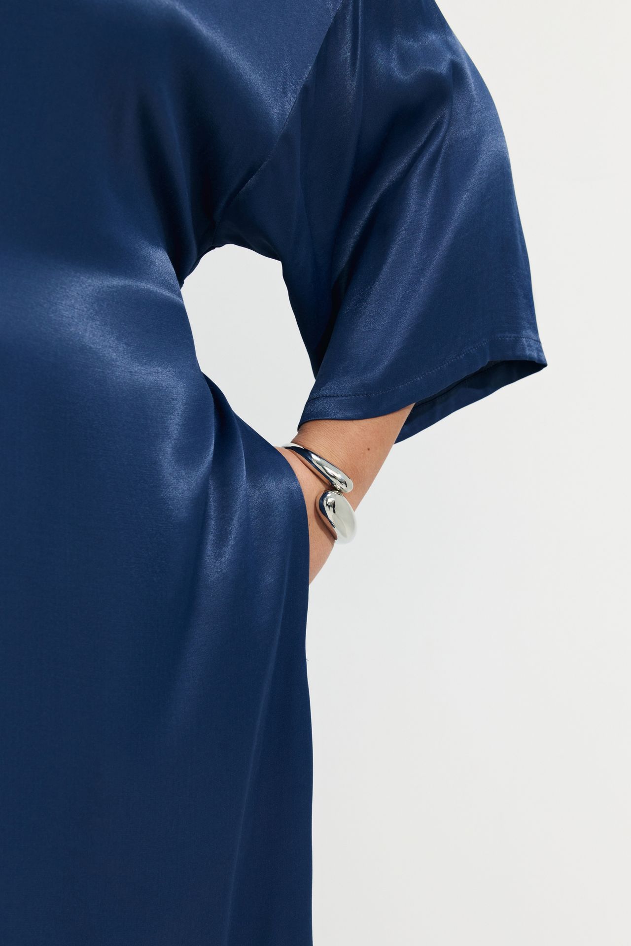 Платье струящееся