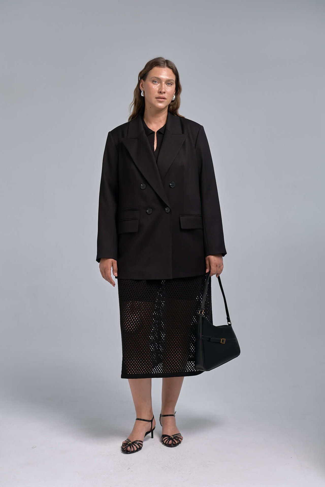 Платье вязаное в сетку