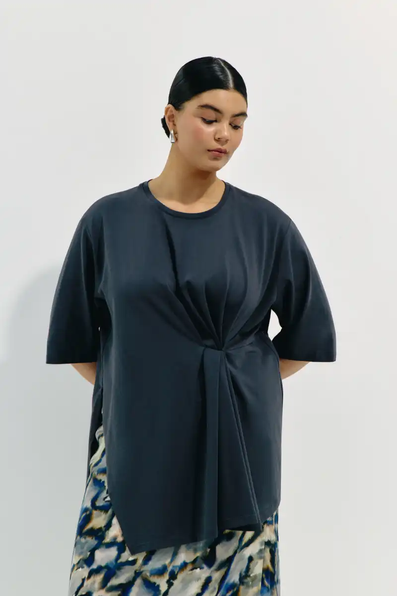 Футболка с драпировкой HAZE