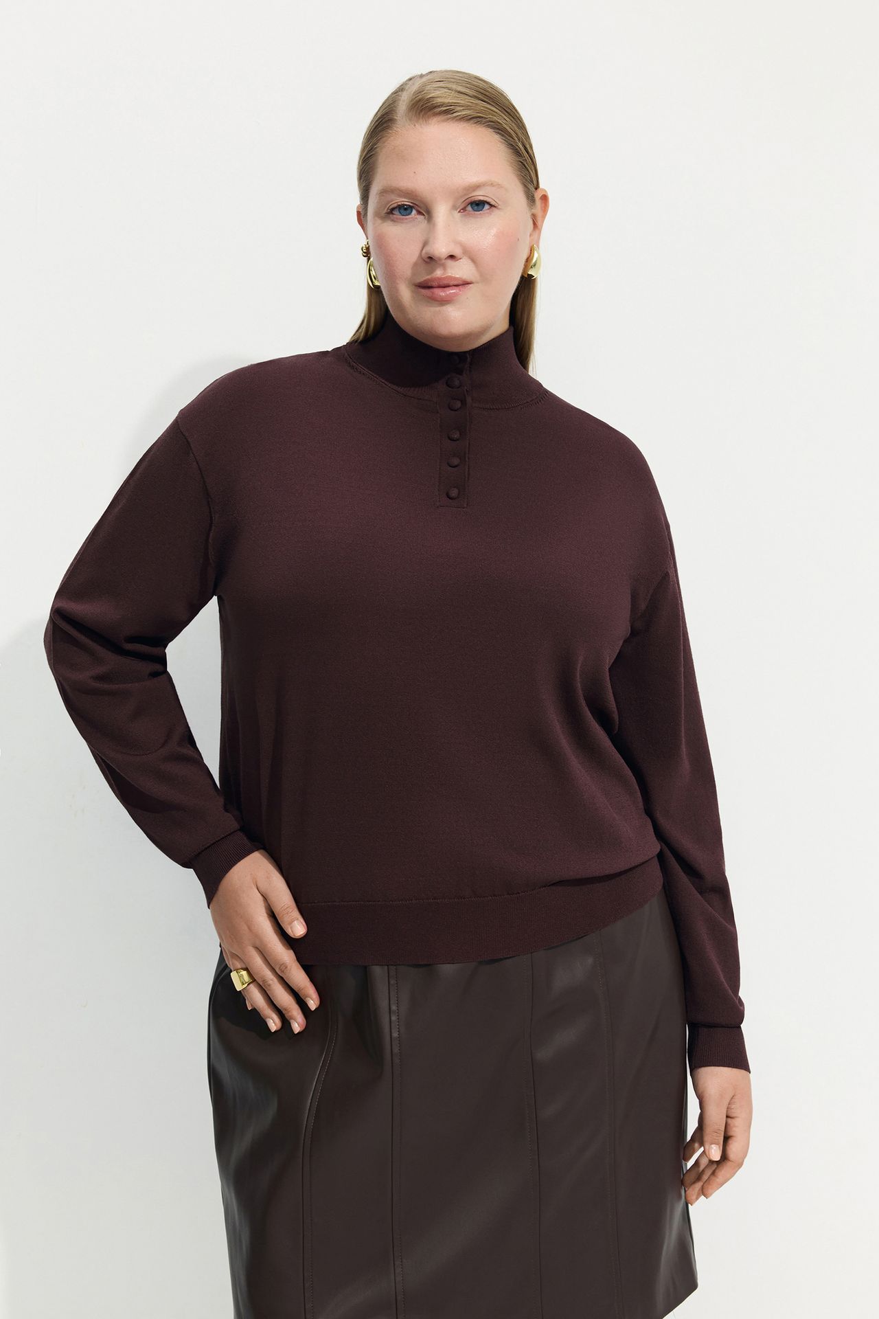 Джемпер с пуговицами