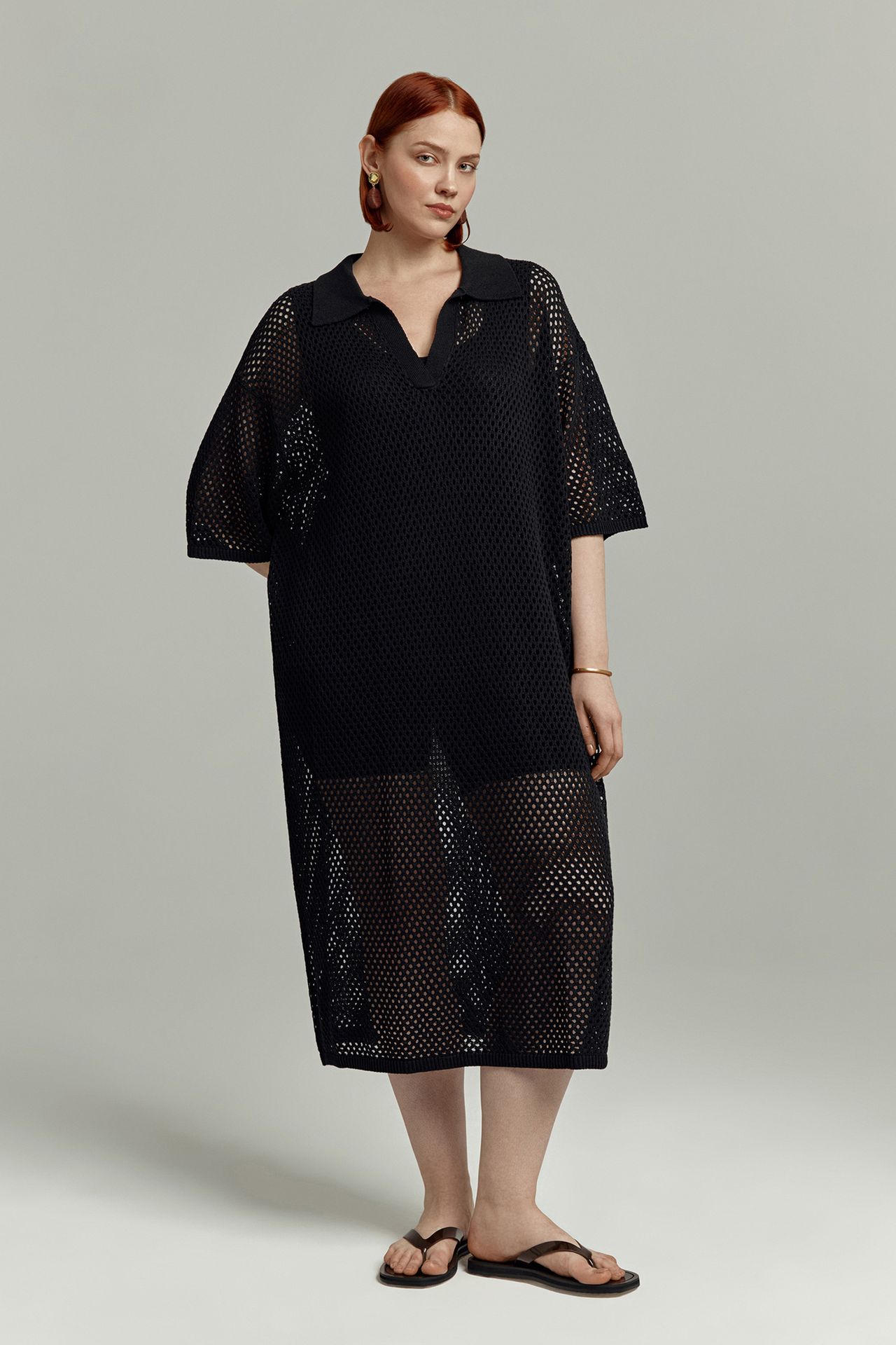 Платье вязаное в сетку