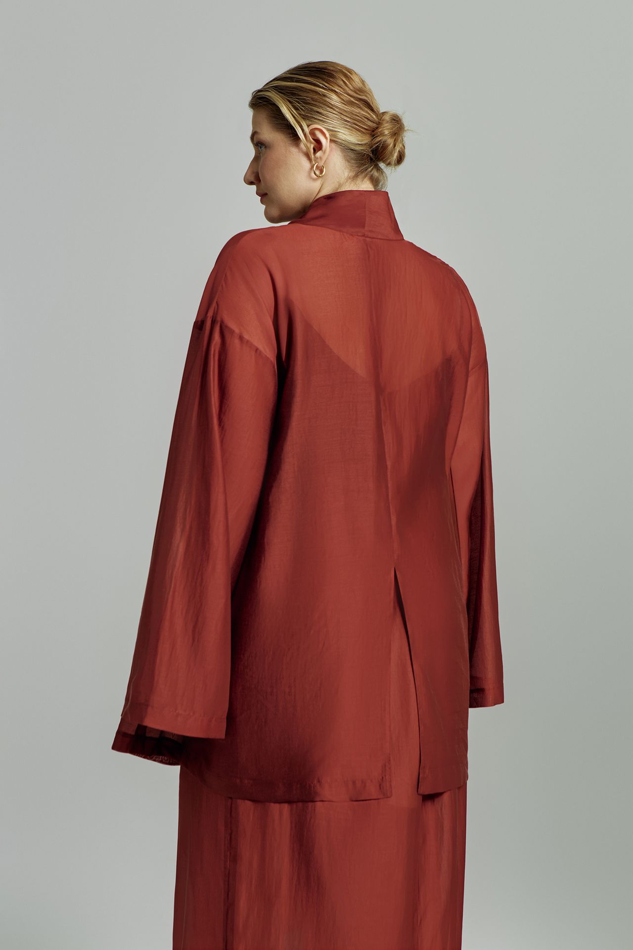 Блуза из прозрачной ткани