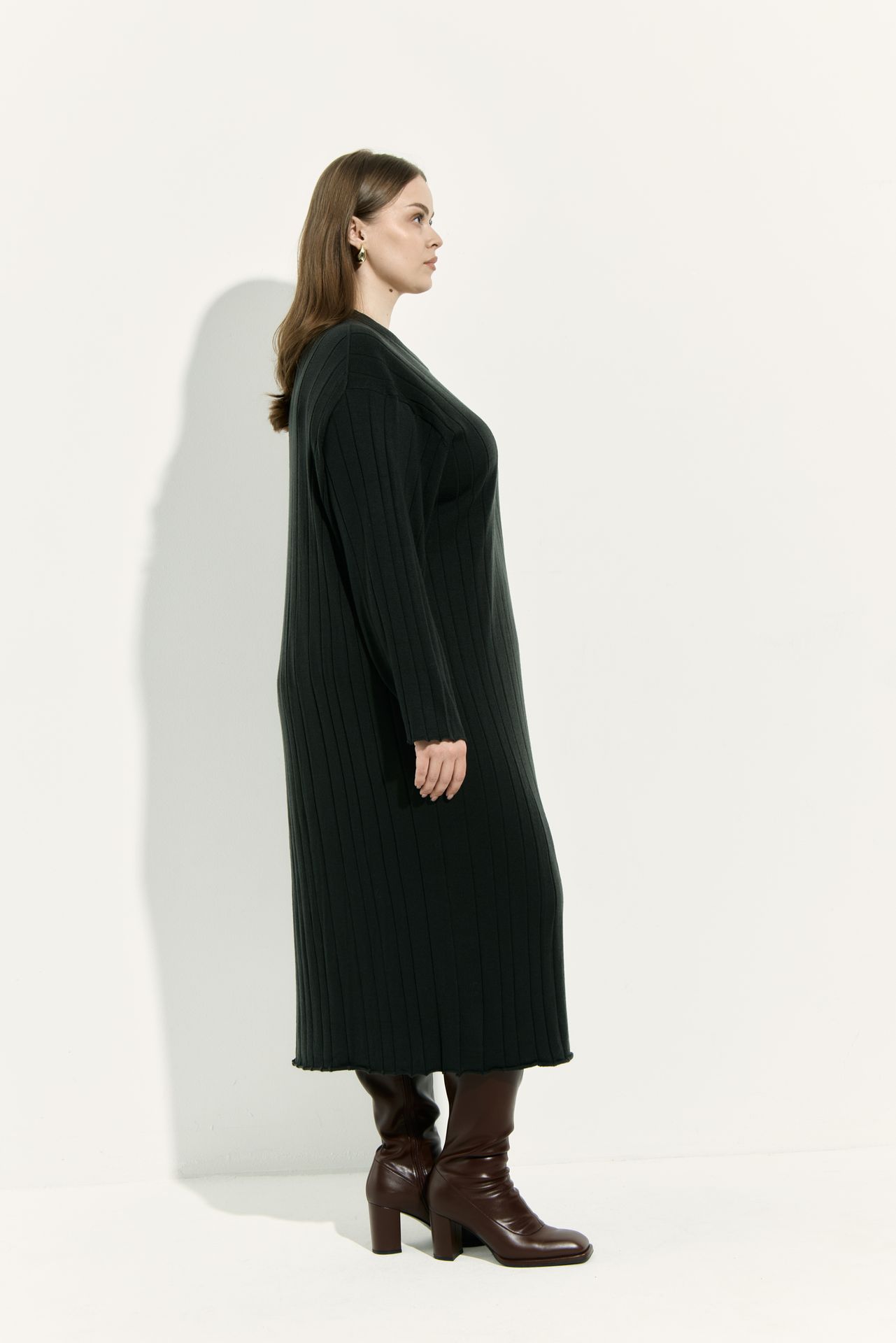 Платье вязаное