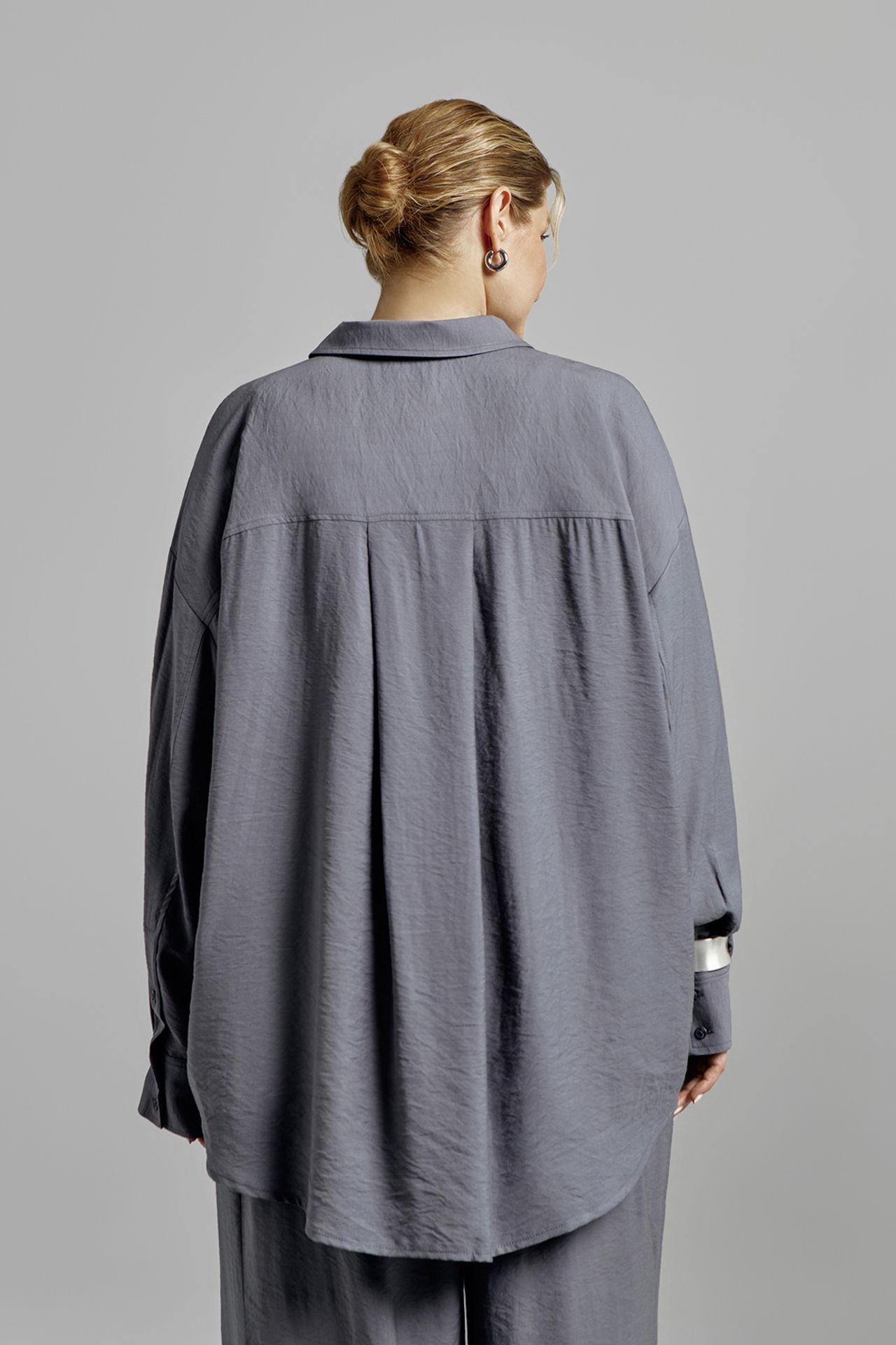 Рубашка оверсайз струящаяся