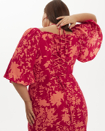 Платье со шнуровкой по спине